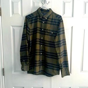 Men’s North Face long sleeve army Green,navy blue and yellow